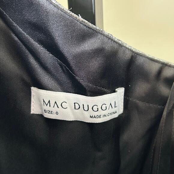 Mac Duggal Silver Gown-Size 4-one shoulder tea holiday wedding brocade NWT - Picture 4 of 8